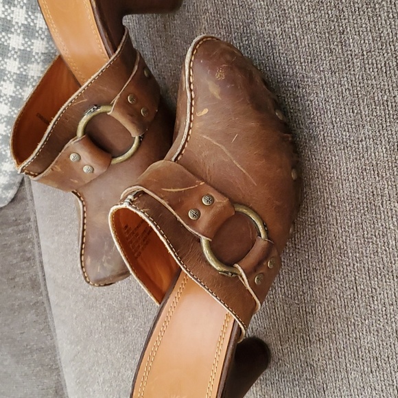 Frye heeled clog. New, size 10W - Picture 5 of 8
